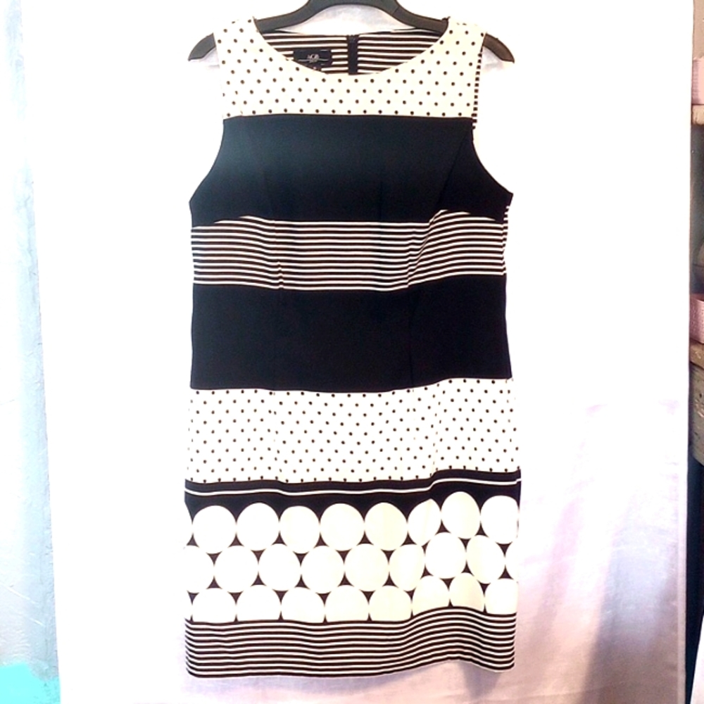 Woman's AGB POLKADOT DRESS plus  SIZE 16 BLACK AND WHITE